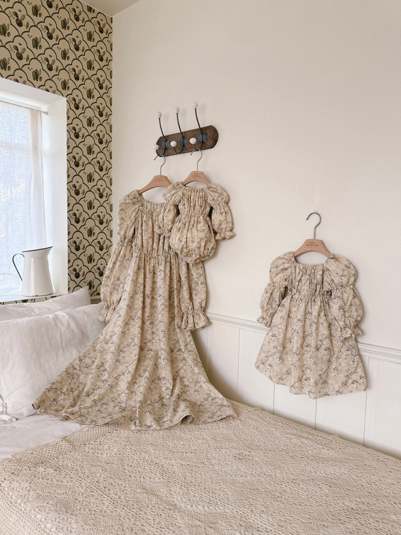 Misty Eyelet Dress _Beige