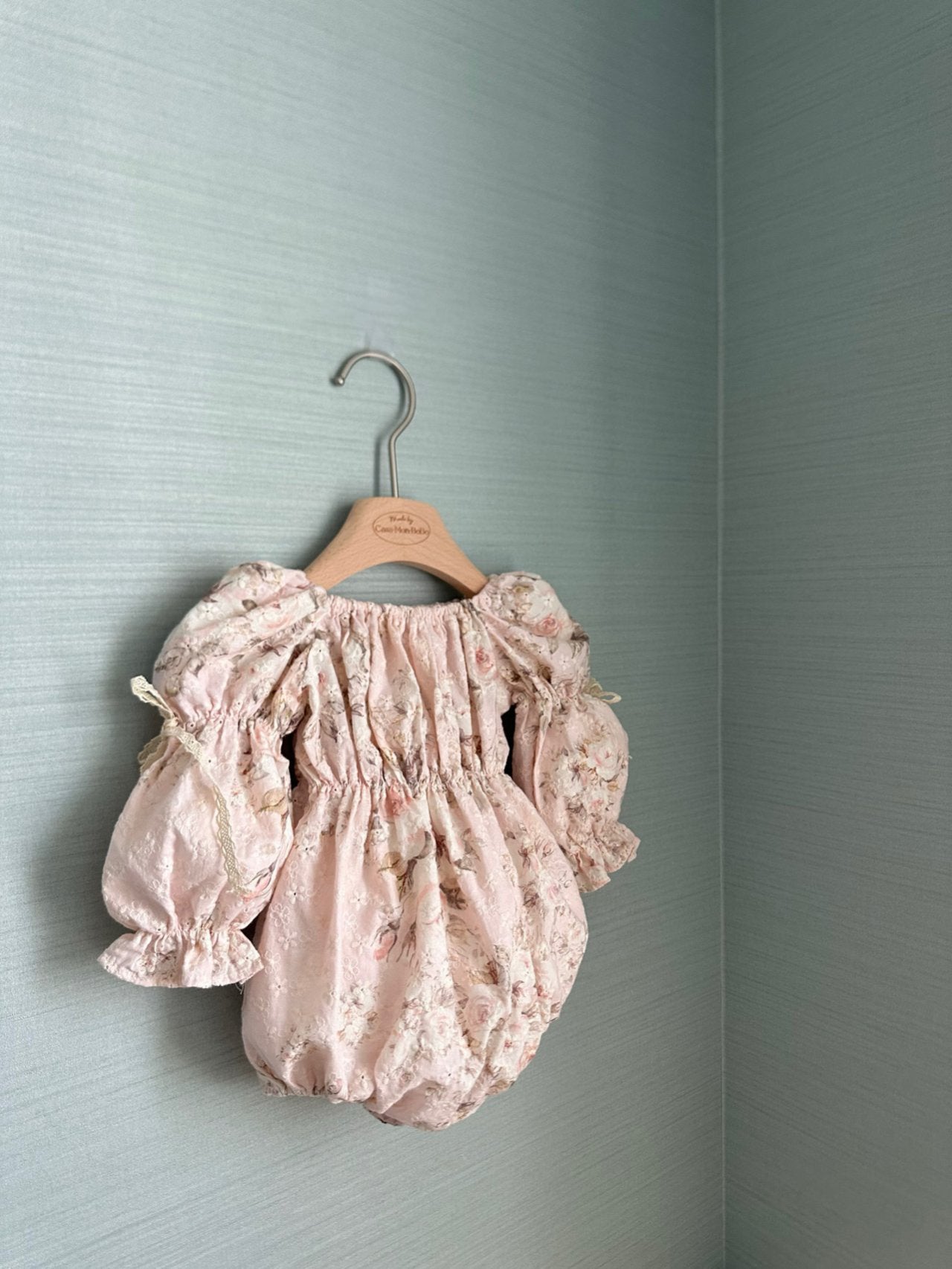 Misty Eyelet Romper _Pink