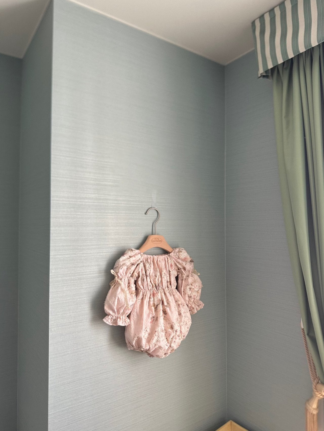 Misty Eyelet Romper _Pink