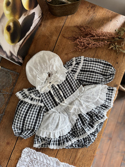 Ribbon Lace Bonnet
