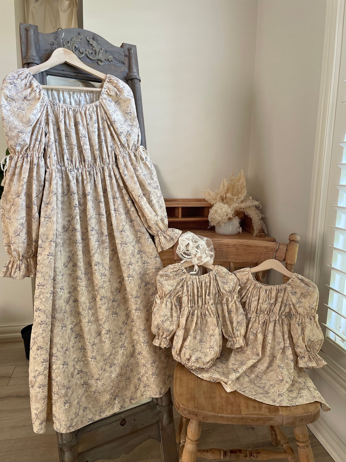 Misty Eyelet Dress _Beige