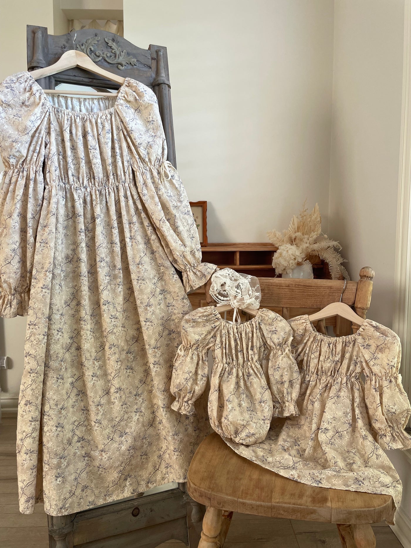 Misty Eyelet Dress _Beige