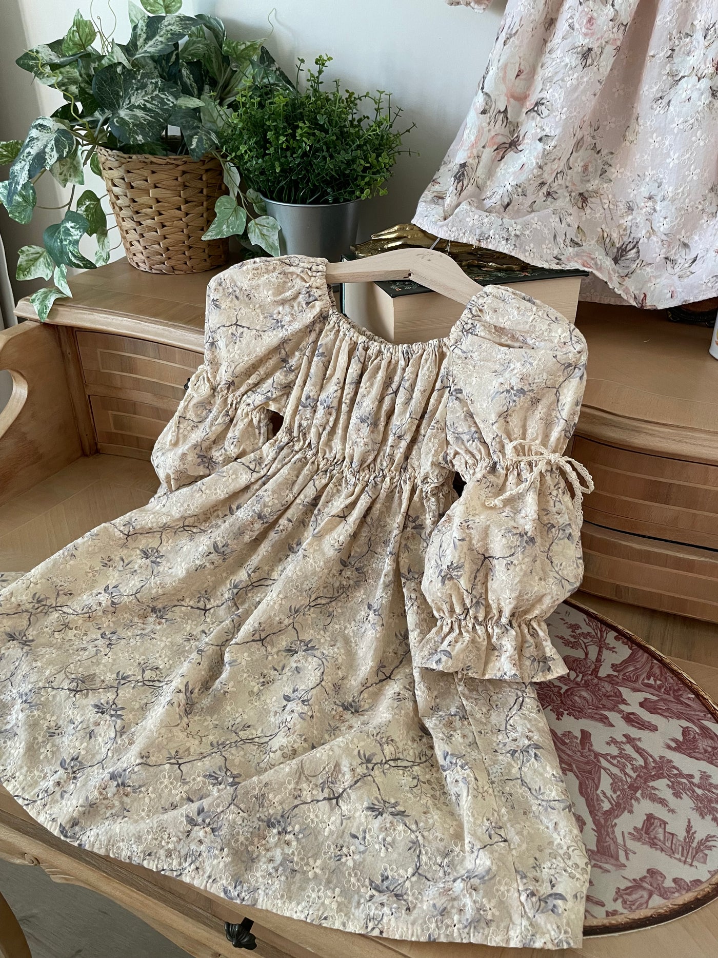 Misty Eyelet Dress _Beige
