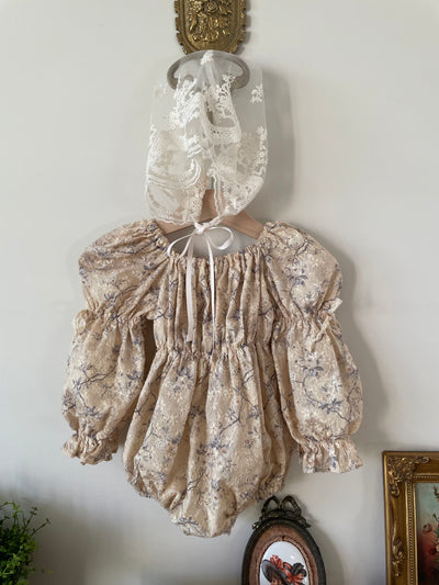 Misty Eyelet Romper _Beige